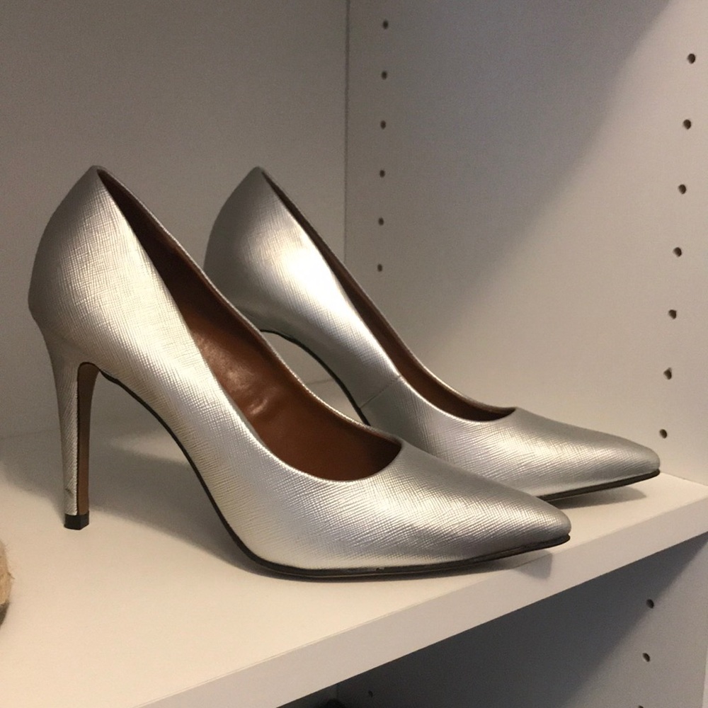 Christian Soriano silver heels size 7